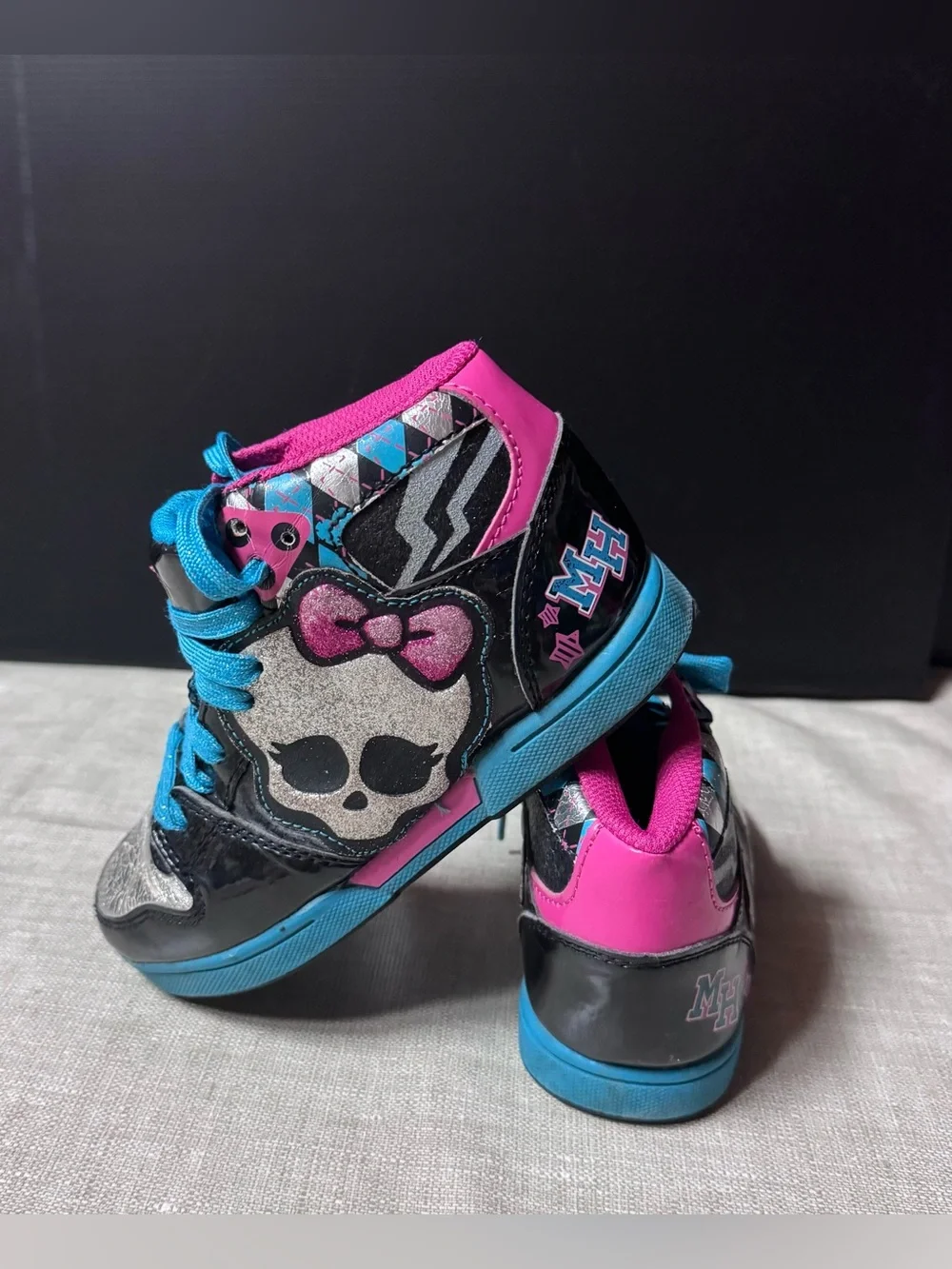 monster high Black, Blue & Pink Kids' High-Top Sneakers